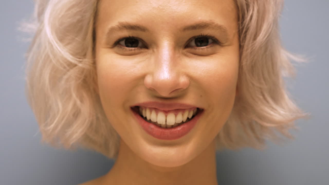 행복한 여성 초상화