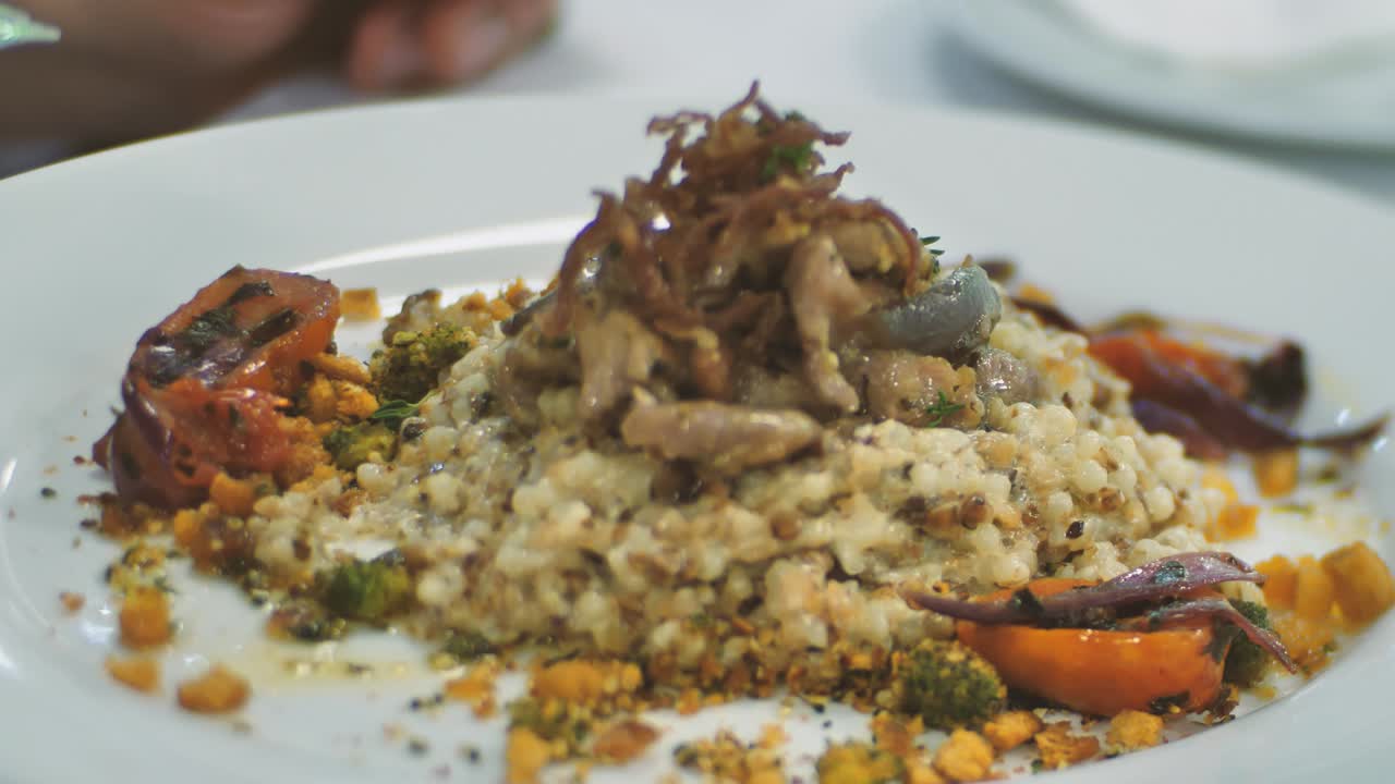 platos de carne con verduras