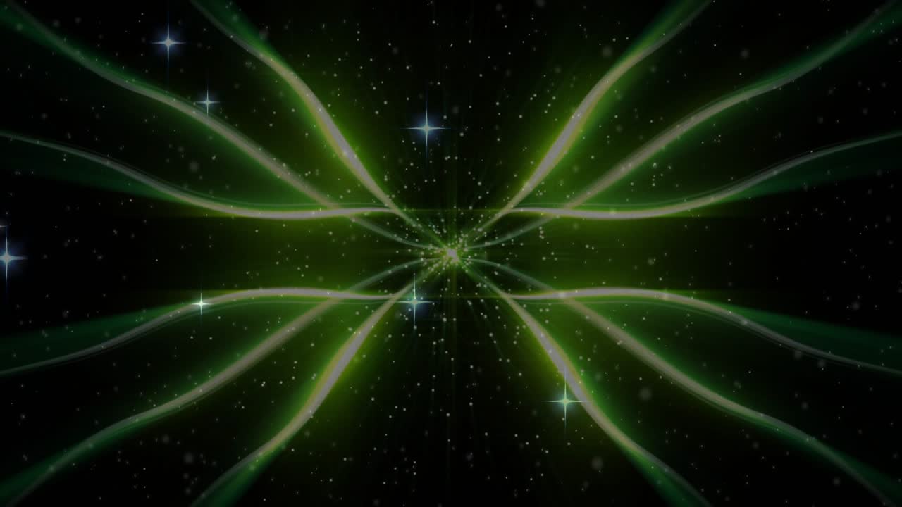 Filamentos verdes animándose en un campo estelar, el núcleo se ilumina, las cintas pulsan, formando ocho lóbulos.