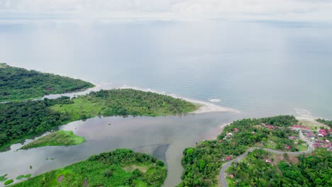 calovebora river leading into the ocean