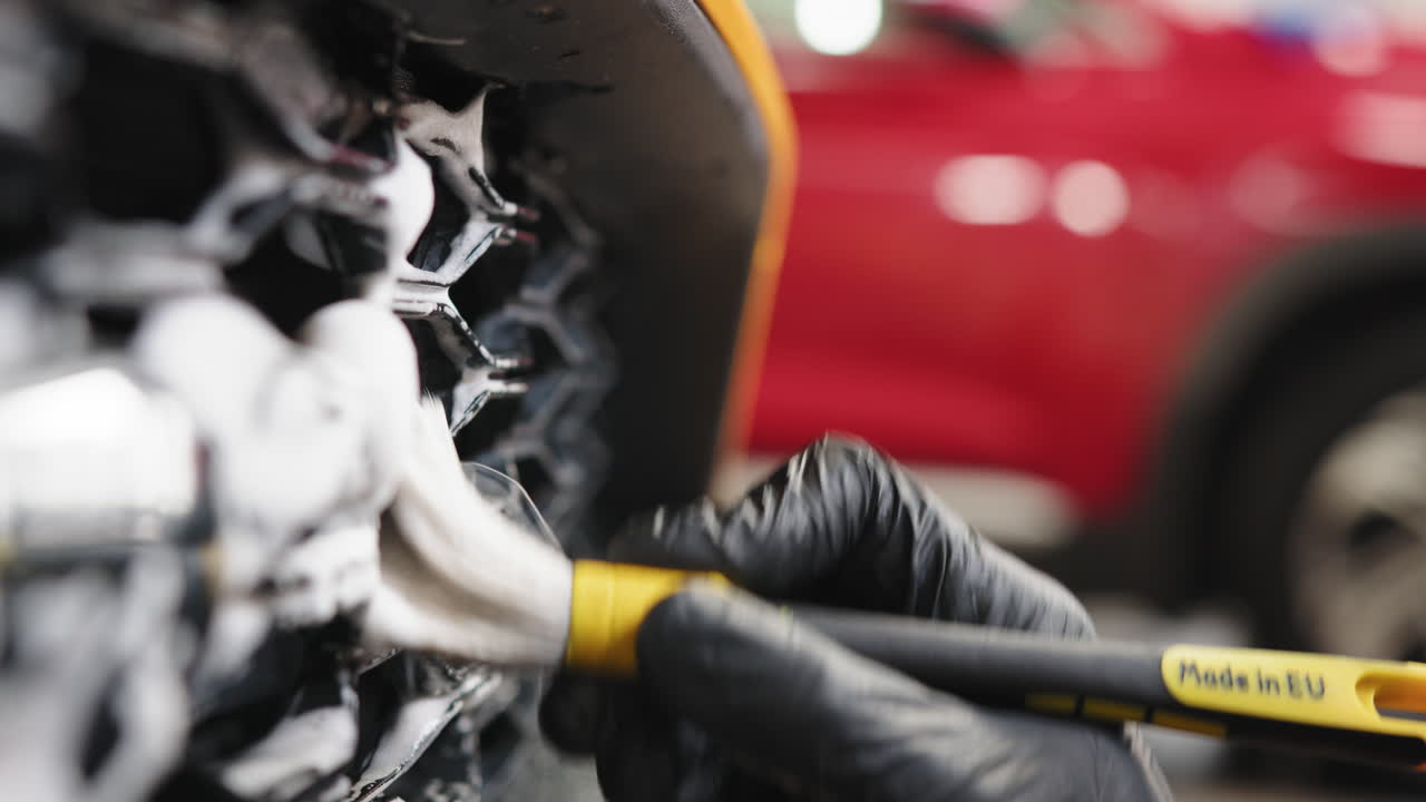 자동차 앞 그릴 청소