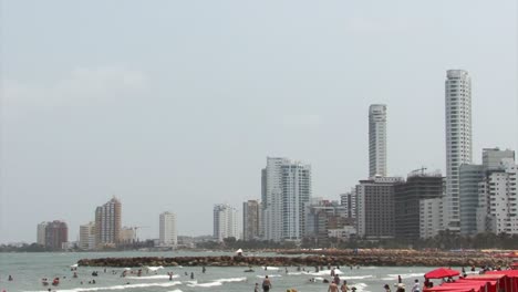 波卡格蘭德海灘 (playa de bocagrande) 是哥倫比亞卡塔赫納市的一個海灘