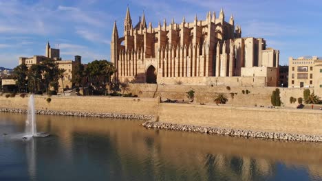 Drone-De-Gran-Altura-De-La-Catedral-De-Palma-De-Mallorca