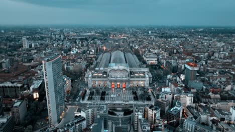 Drone-footage-of-Milan,-Italy