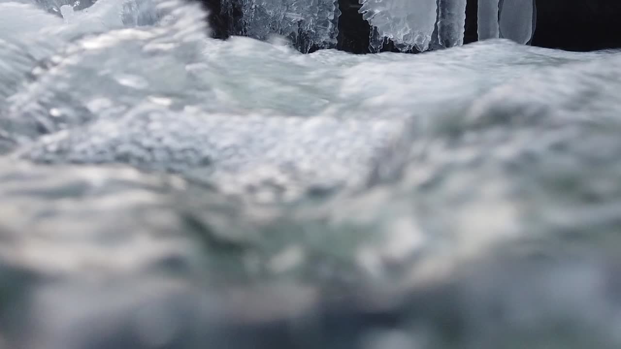 Freshness and clarity in the ripple of the water