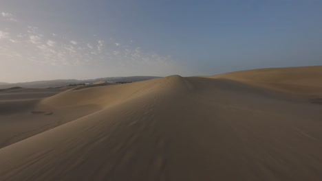 夕陽時的沙漠風景