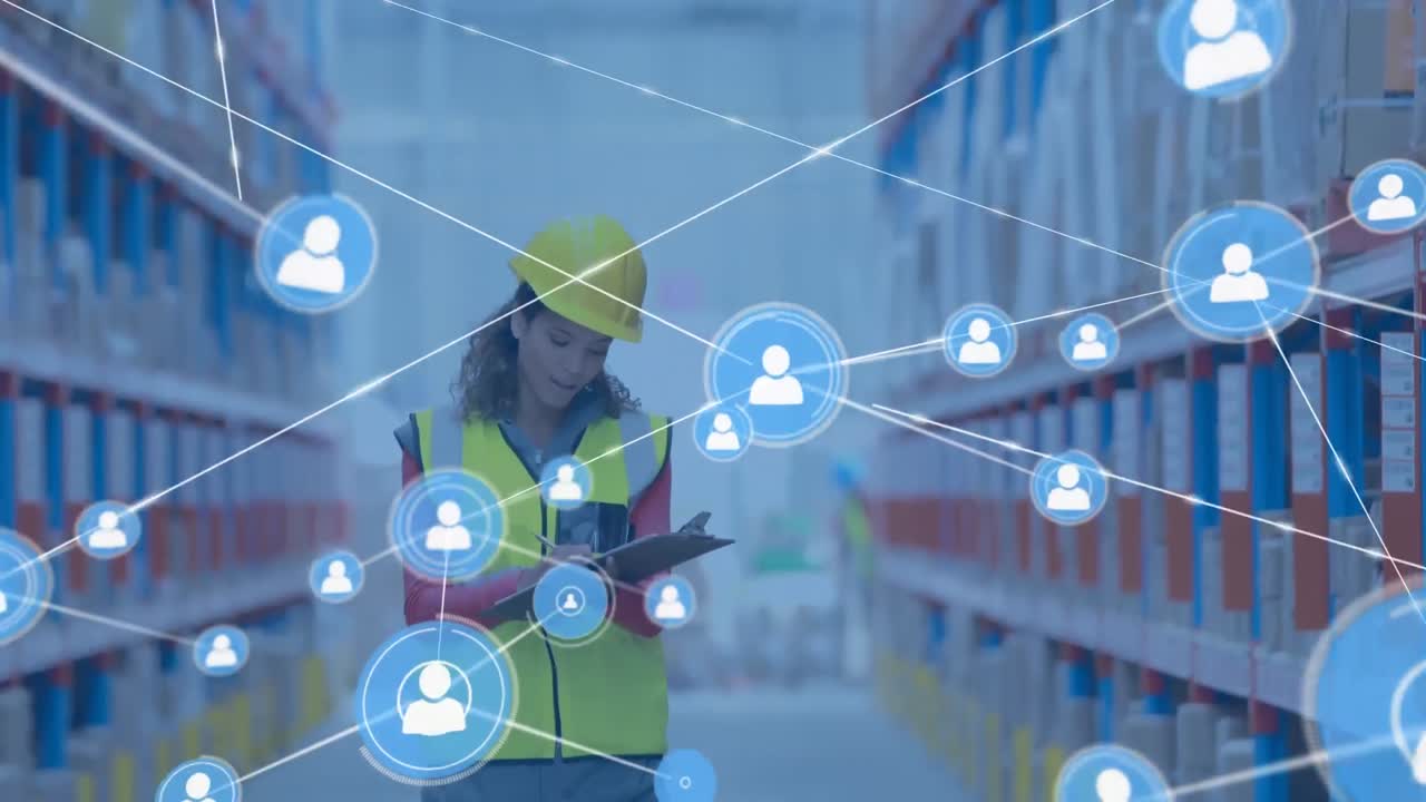 창고의 클립보드에 쓰여진 여성 위에 아이콘으로 연결된 네트워크의 애니메이션