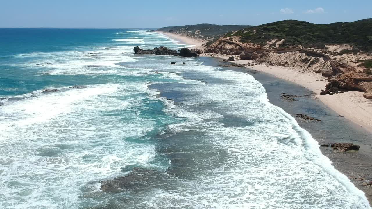 día nublado en la bahía