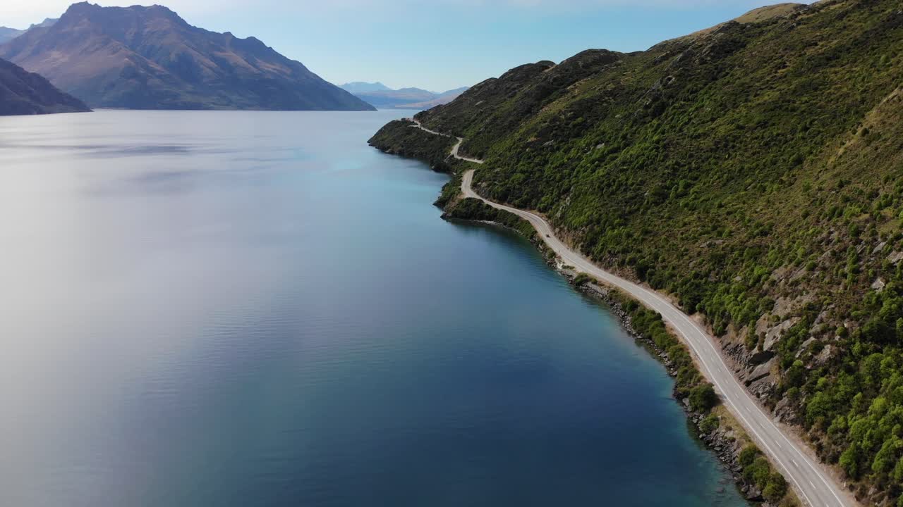 다음 모험으로 가는 경치 좋은 길