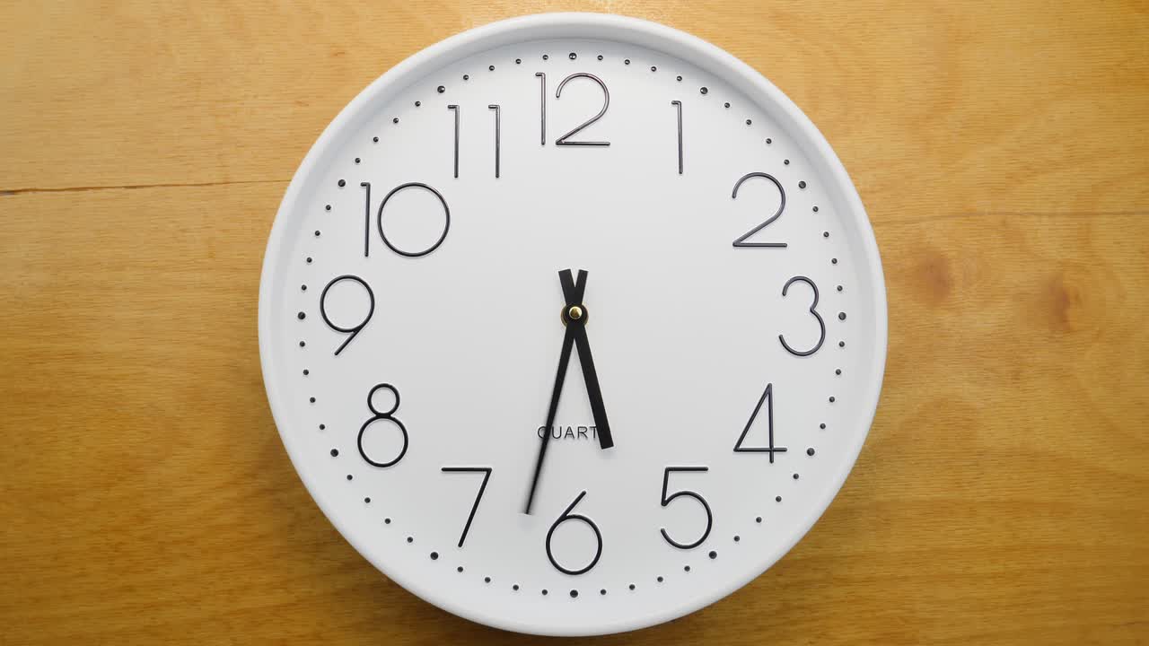 reloj de oficina blanco face tiempo de lapso