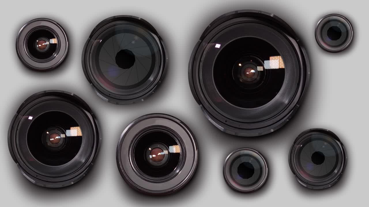 색 배경 에 그룹 으로 많은 사진 렌즈