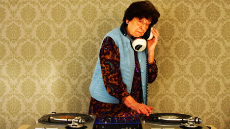 granny dj 05