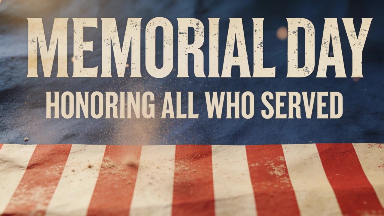 Eröffnungsbild enthüllt die Überschrift MEMORIAL DAY, die Veteranen ehrt, vor einem Flaggenhintergrund, auf dem Staub treibt.