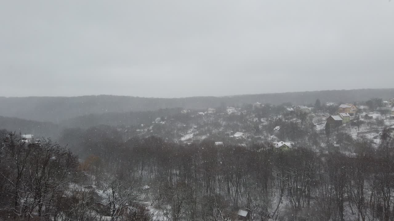Inverno na cidade. Fotografia na neve