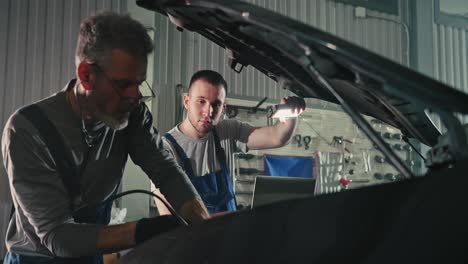 servicio de reparación de automóviles