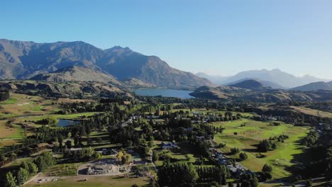 Szenische-Luftaufnahme-Einer-Farbenfrohen-Landschaft,-Zentral-Otago,-Neuseeland