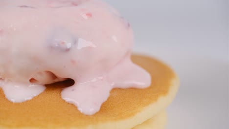 pancakes with strawberry ice cream