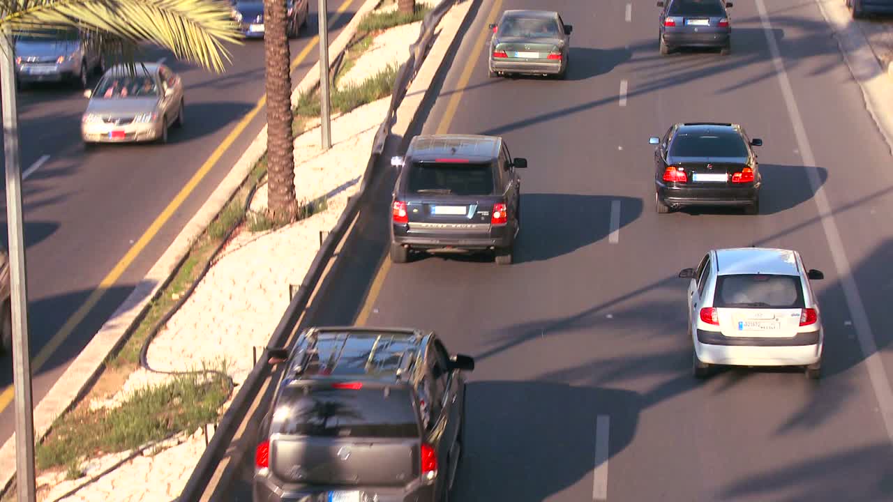 el tráfico obstruye las carreteras de beirut, líbano 5