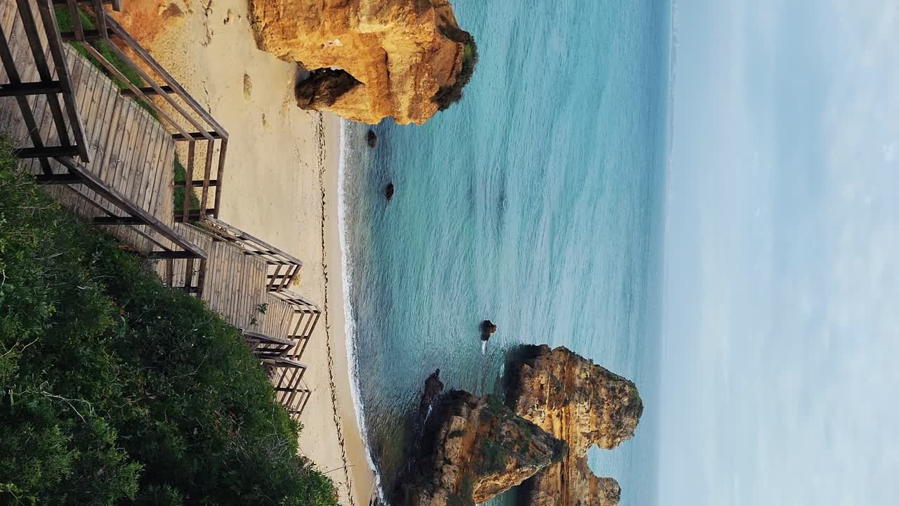 Formazioni rocciose di Ponta Da Piedade vicino a Lagos in Algarve, Portogallo