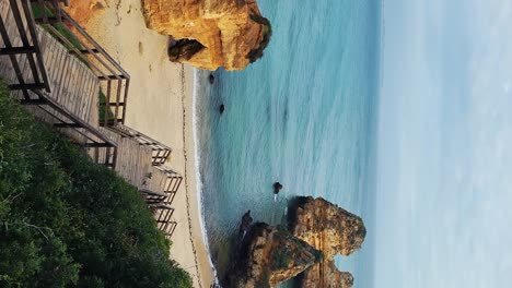 Ponta-Da-Piedade-Rocks-Near-Lagos-in-Algarve,-Portugal