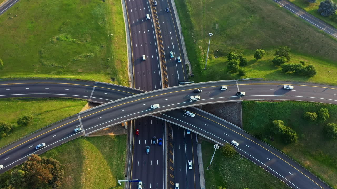 자유롭게 흐르는 교통