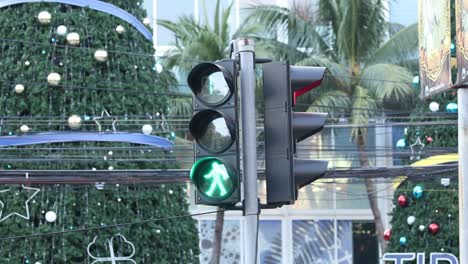 traffic light changes from red to green for pedestrians