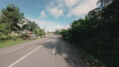 Drone-En-Una-Carretera-En-Allen