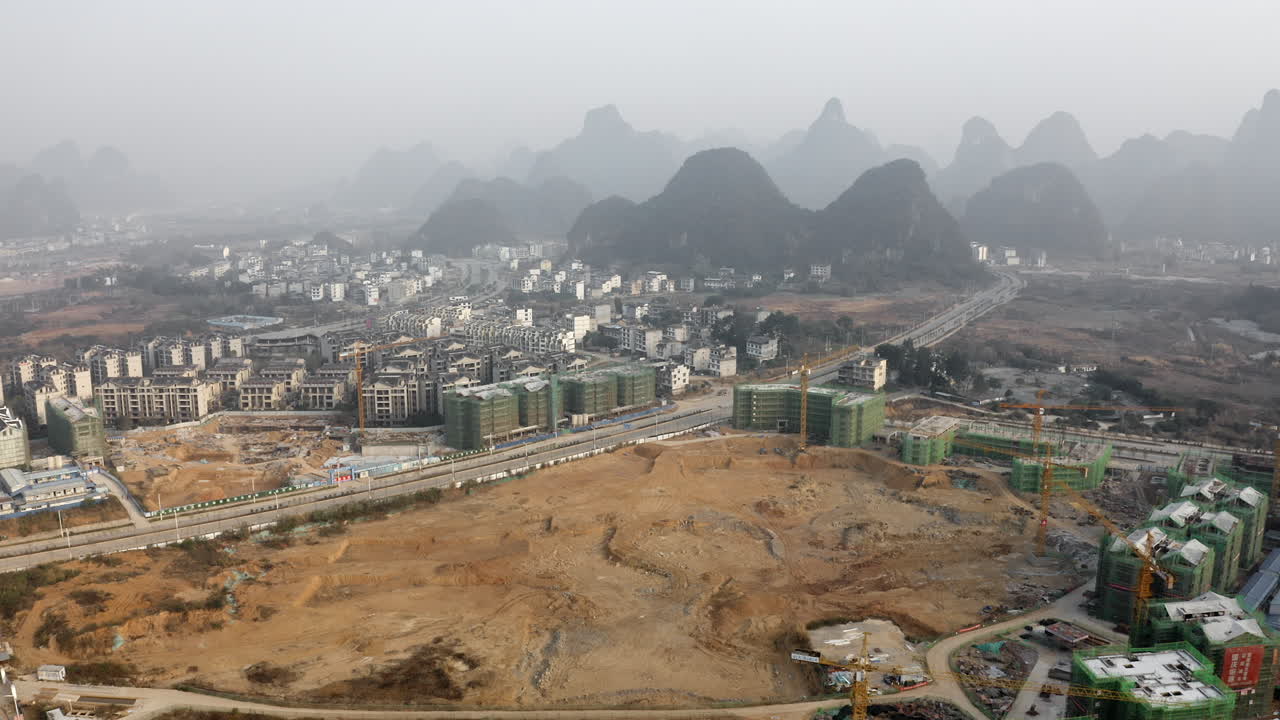 sitio de construcción de edificios de gran ciudad, desarrollo de yangshuo china, vista aérea