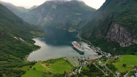 Geiranger-fjord,-Norway.-Beautiful-Nature-Norway-natural-landscape.