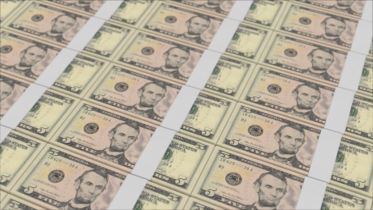 impresión de billetes de 5 dólares por una prensa de dinero