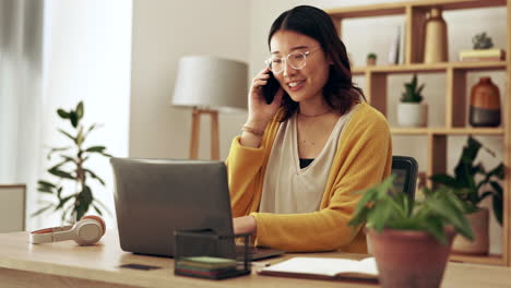 Emprendedora,-Llamada-Telefónica-Y-Mujer-Asiática