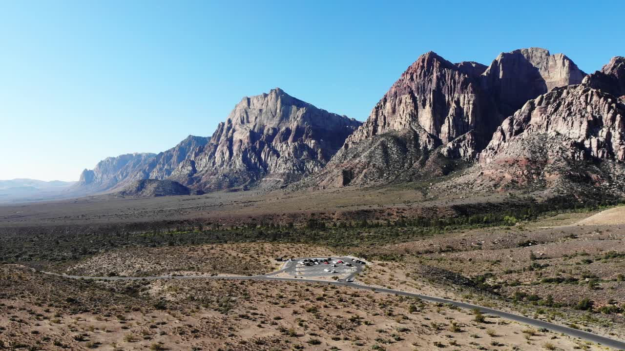 vista aérea de la pintoresca parada de descanso en el área de conservación nacional de red rock cerca de las vegas.