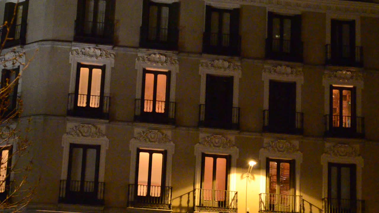 PLAZA DEL CALLAO. Hotel nella zona di Madrid. Le camere libere lampeggiano