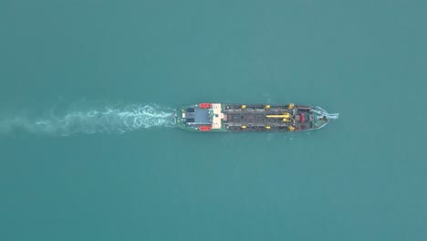 Un-Buque-De-Carga-Navegando-En-El-Océano-Atlántico-En-Aguas-De-Lagos