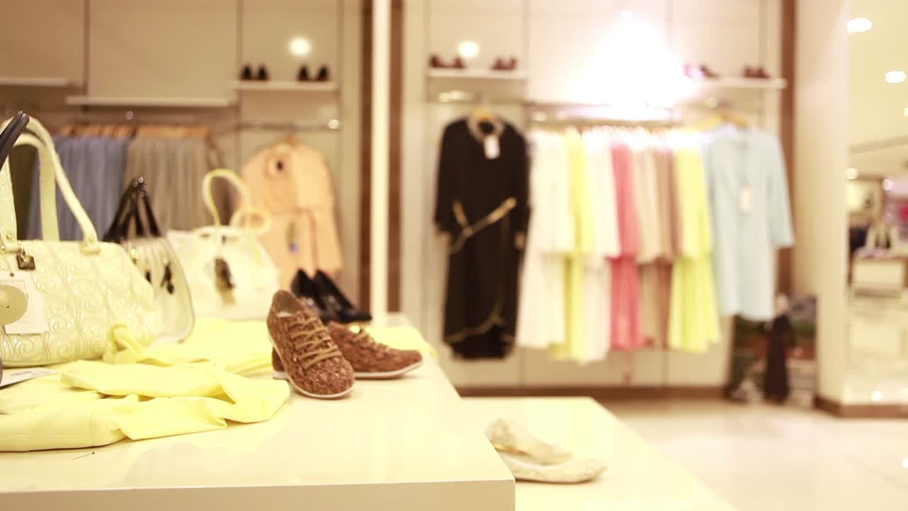 Women'S Clothing Store Bag Section 1