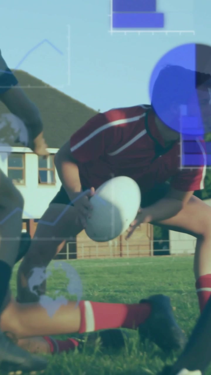 Video vertical: Jugador de rugby asegurando el balón, levantándose y pasando al ataque con una superposición azul en la jugada.