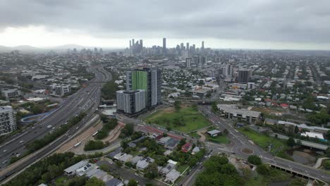 Vista-Aérea-Del-Suburbio-De-Woolloongabba-En-La-Ciudad-De-Brisbane,-Queensland,-Australia