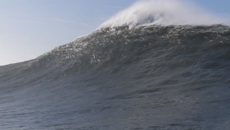 Empty-Big-Wave-Nazaré-24