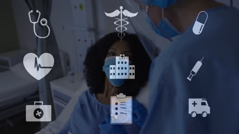 animación de iconos médicos sobre una doctora caucásica y un paciente con máscaras faciales