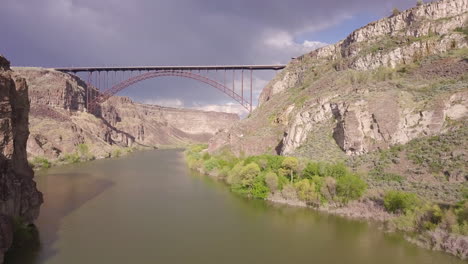 Snake-River-Canyon-In-Twin-Falls,-Idaho