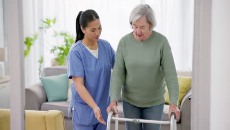 Pflegeheim,-Unterstützung-Und-ältere-Frau-Mit-Gehhilfe