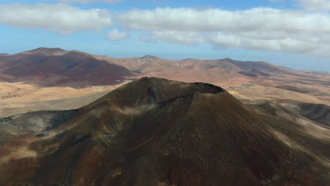 Drone-Shot-of-Bayuyo-volcanoes-is-a-set-of-volcanic-cones-that-erupted-at-the-same-time,-following-an-almost-straight-line