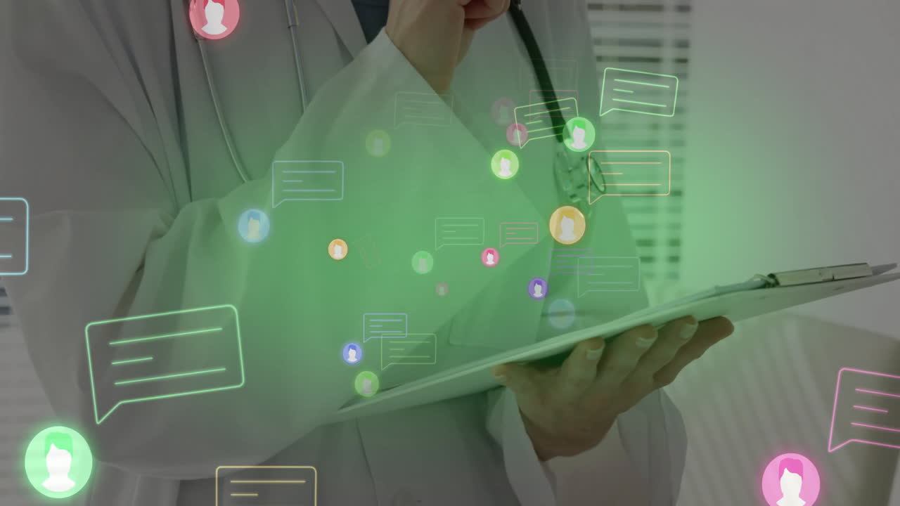 Animazione di icone multimediali su medico caucasico che scrive