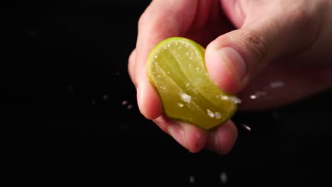 Squeezing-Lemon's-Water-in--Slowmotion
