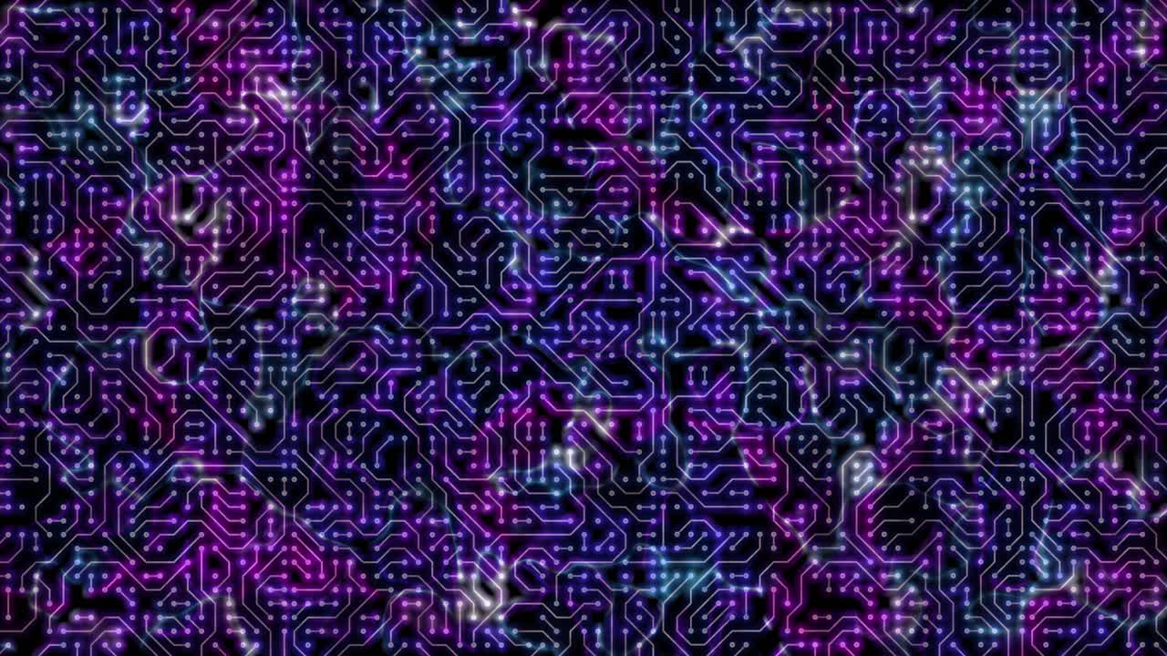 Placa de circuito con trazos electrónicos brillantes y señales de flujo de datos de alta velocidad, animación en bucle de fondo azul púrpura de tecnología digital