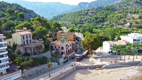 Port-De-Soller,-Mallorca,-Islas-Baleares,-Famoso-Transporte-En-Tranvía.