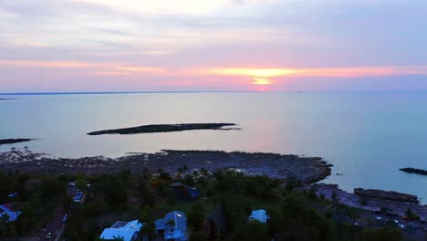 Town-Landscape-Of-Nightcliff-At-The-Seashore-During-Sunset-In-Darwin-City,-Australia