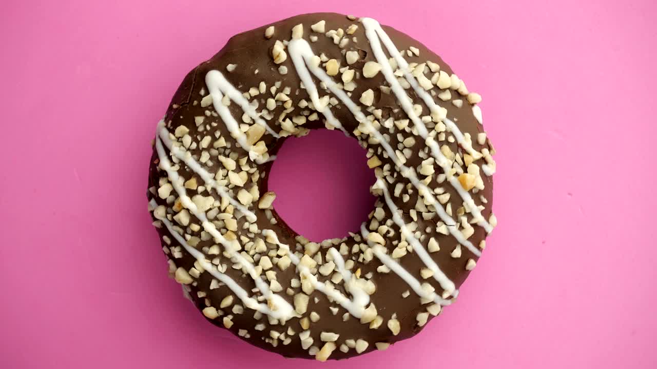 пончик с глазурой вблизи.