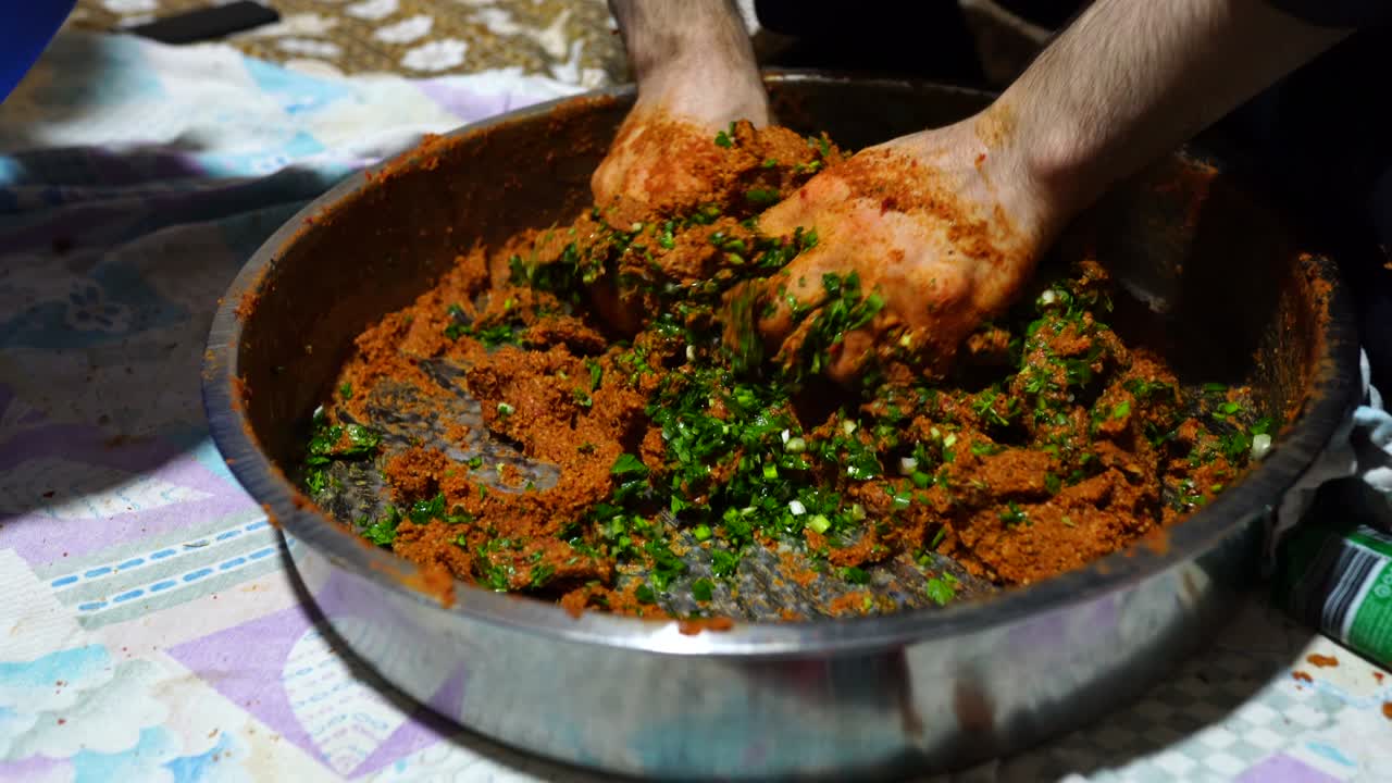 etapas de fabricación de albóndigas crudas de sabores únicos de pavo