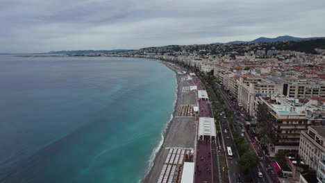 Strandküste-Von-Nizza,-Frankreich-–-Aufnahme-Einer-Drohnenaufnahme-Aus-Der-Luft